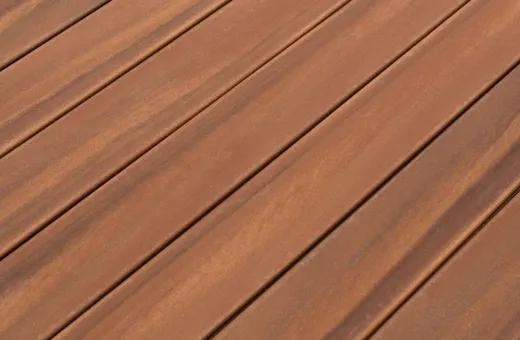 Tarimas de exterior de madera maciza